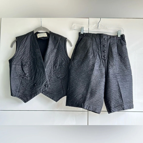 Vintage 1970’s Women’s Gaucho Vest And Shorts Black - Picture 1 of 15